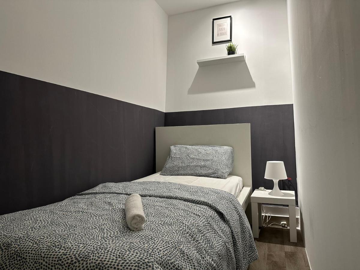 דובאי Traveller Partition Room In Al Barsha 1 Near Metro מראה חיצוני תמונה